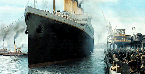Titanic leaving harbor